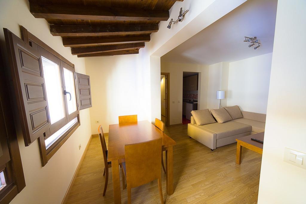 Apartamentos Del Casco Toledo Ruang foto